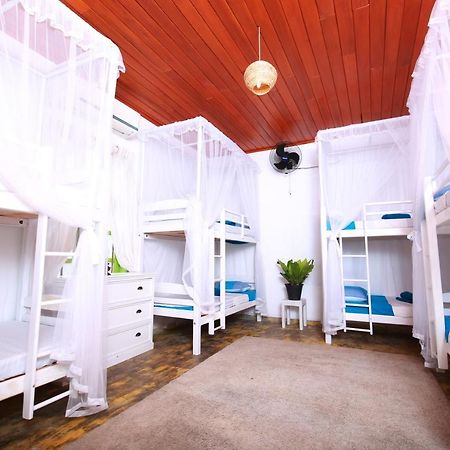 A Pousada Bluefin Adventure And Deep Sea Fishing Hikkaduwa Exterior foto